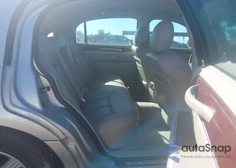 2004 Lincoln Town Car Ultimate from USA, damaged, VIN 1LNHM83W14Y668754